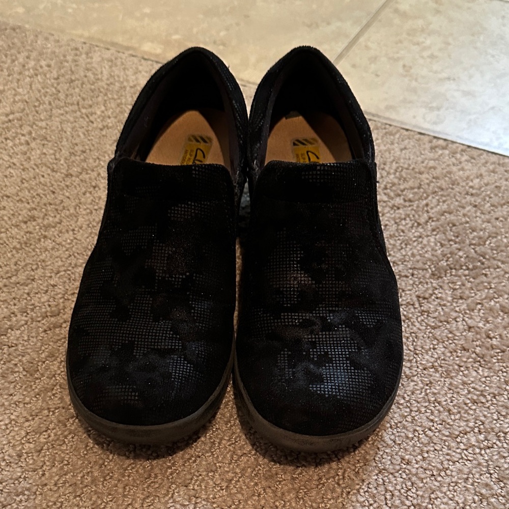 Clarks Black Slip-On Floral Suede Comfort Shoes